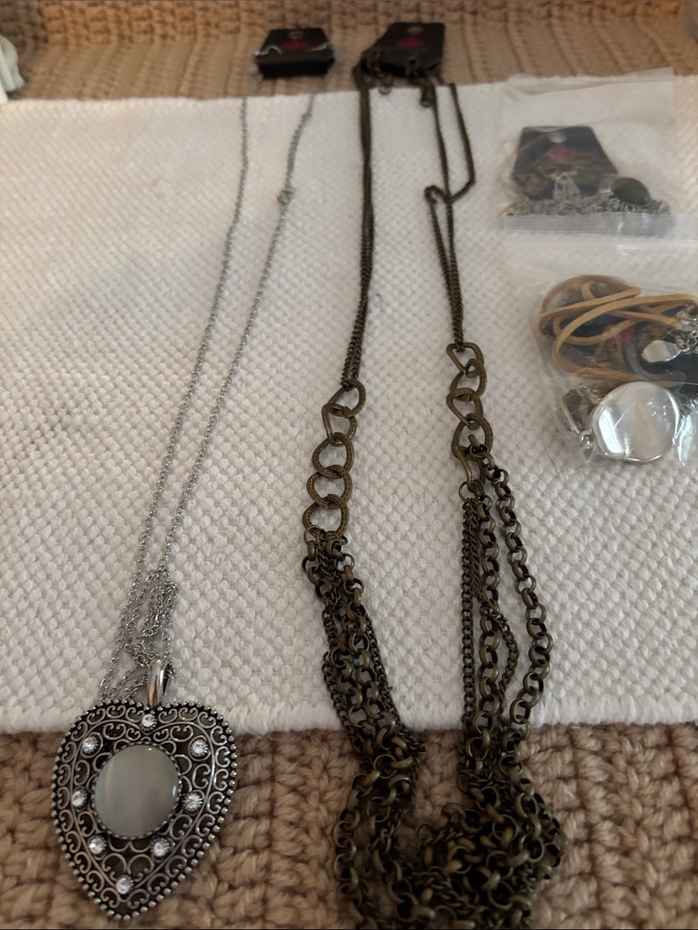 paparazzi Silver-Tone Filigree Heart Pendant Necklace with White Center